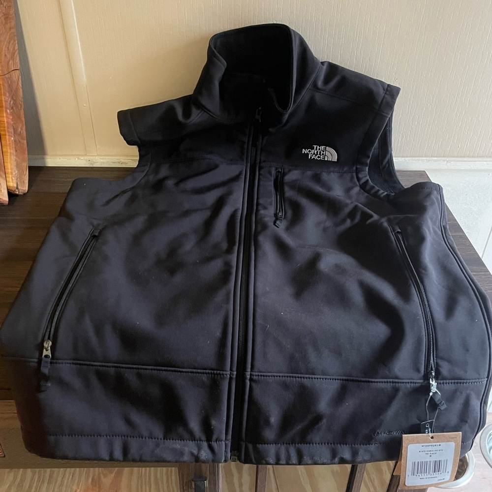 NWT Unisex Sz Medium $110 Retail